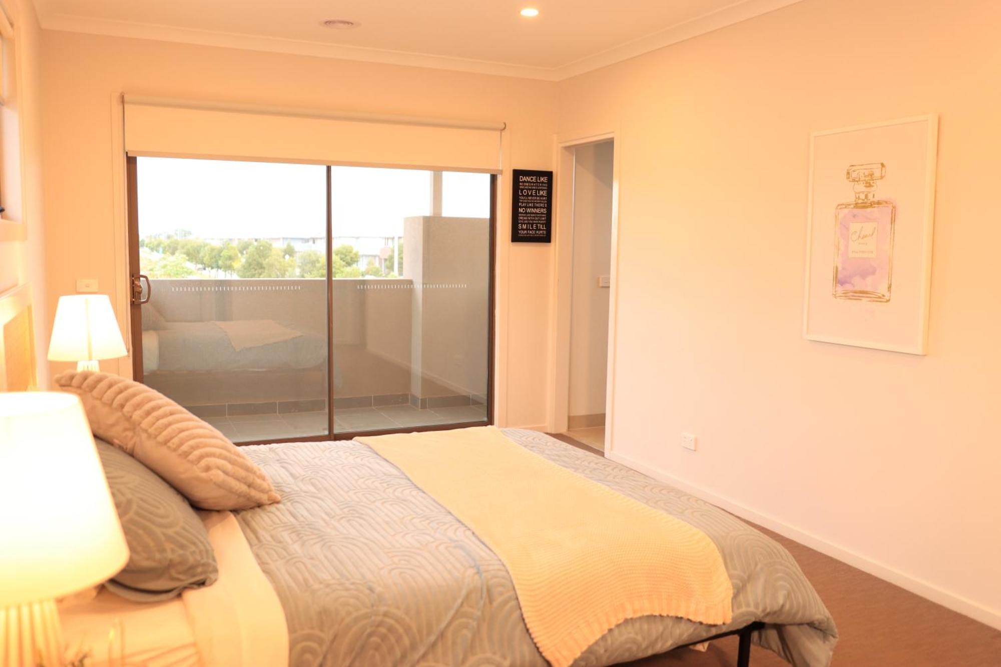 Melbourne Holiday House For 15 Peoples In Sanctuary Lake Пойнт Кук Екстериор снимка