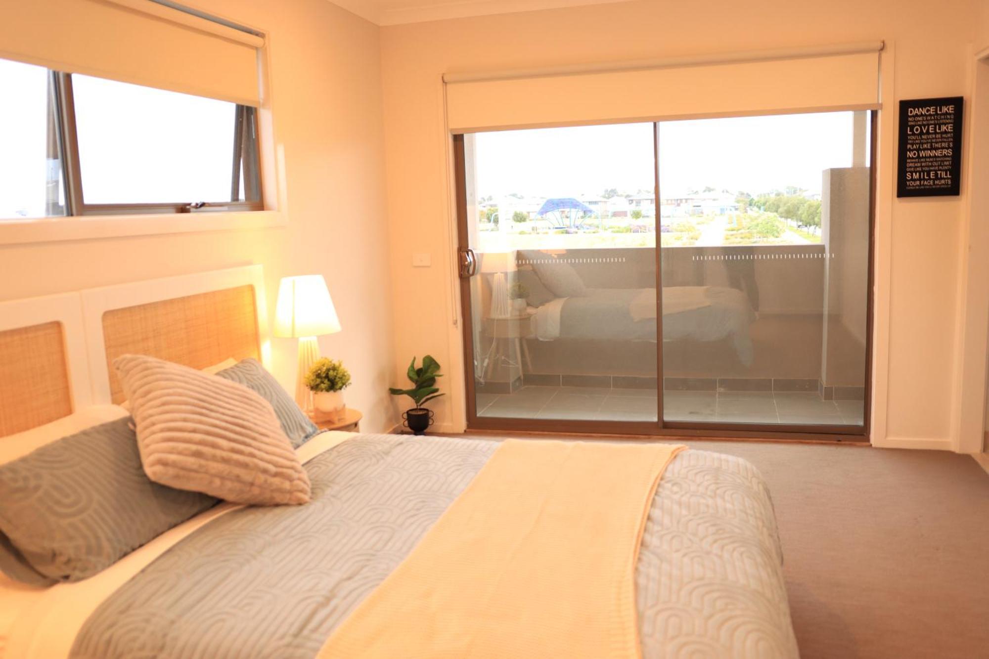 Melbourne Holiday House For 15 Peoples In Sanctuary Lake Пойнт Кук Екстериор снимка